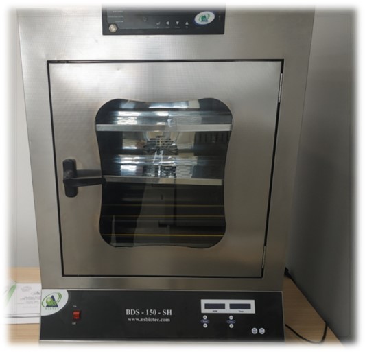 Shaking Incubator.